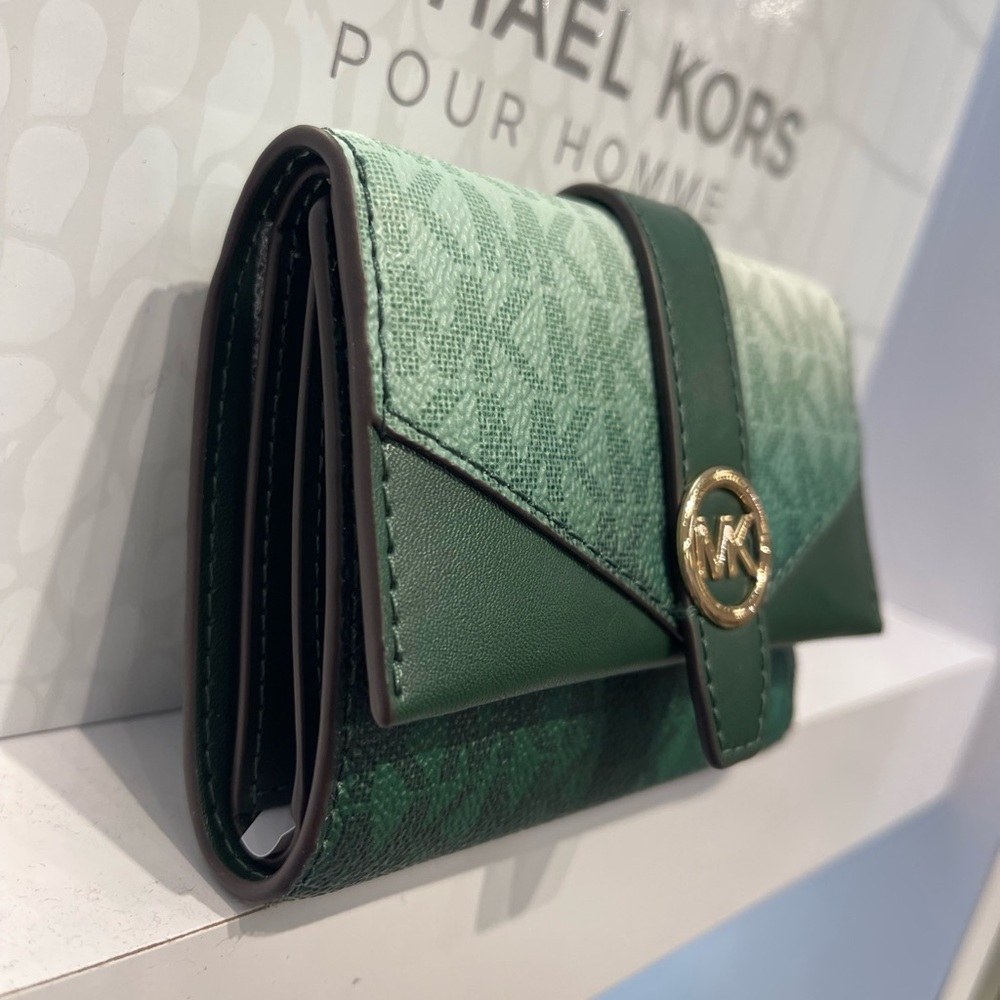 MICHAEL KORS Greenwich Medium Ombré Signature Logo Tri-Fold Wallet
Moss Multi
NW - Picture 3 of 16